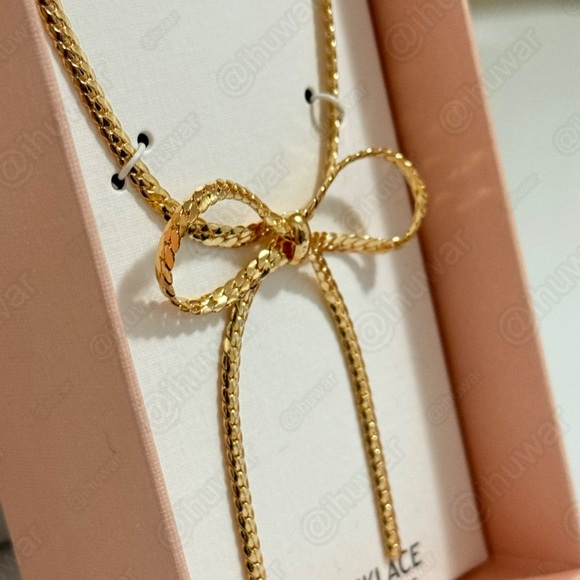 House of Harlow 1960 Gold Bow Necklace NIB - Picture 7 of 10